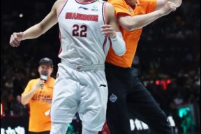 官方网站-深圳男篮发布备战花絮；转会期止住颓势；欧篮联任务艰巨；赛程密集仍需轮换-官方网站