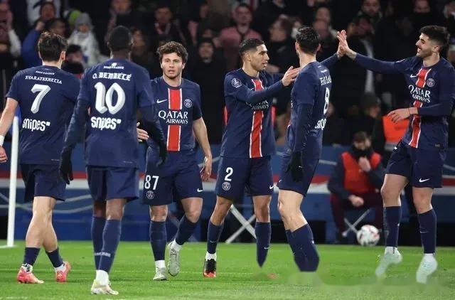 塞维利亚关键时刻完成体检赛后巴黎圣日耳曼调整名单以备法国杯，媒体一致点评：巴黎圣日耳曼复出首秀备战西甲的简单介绍